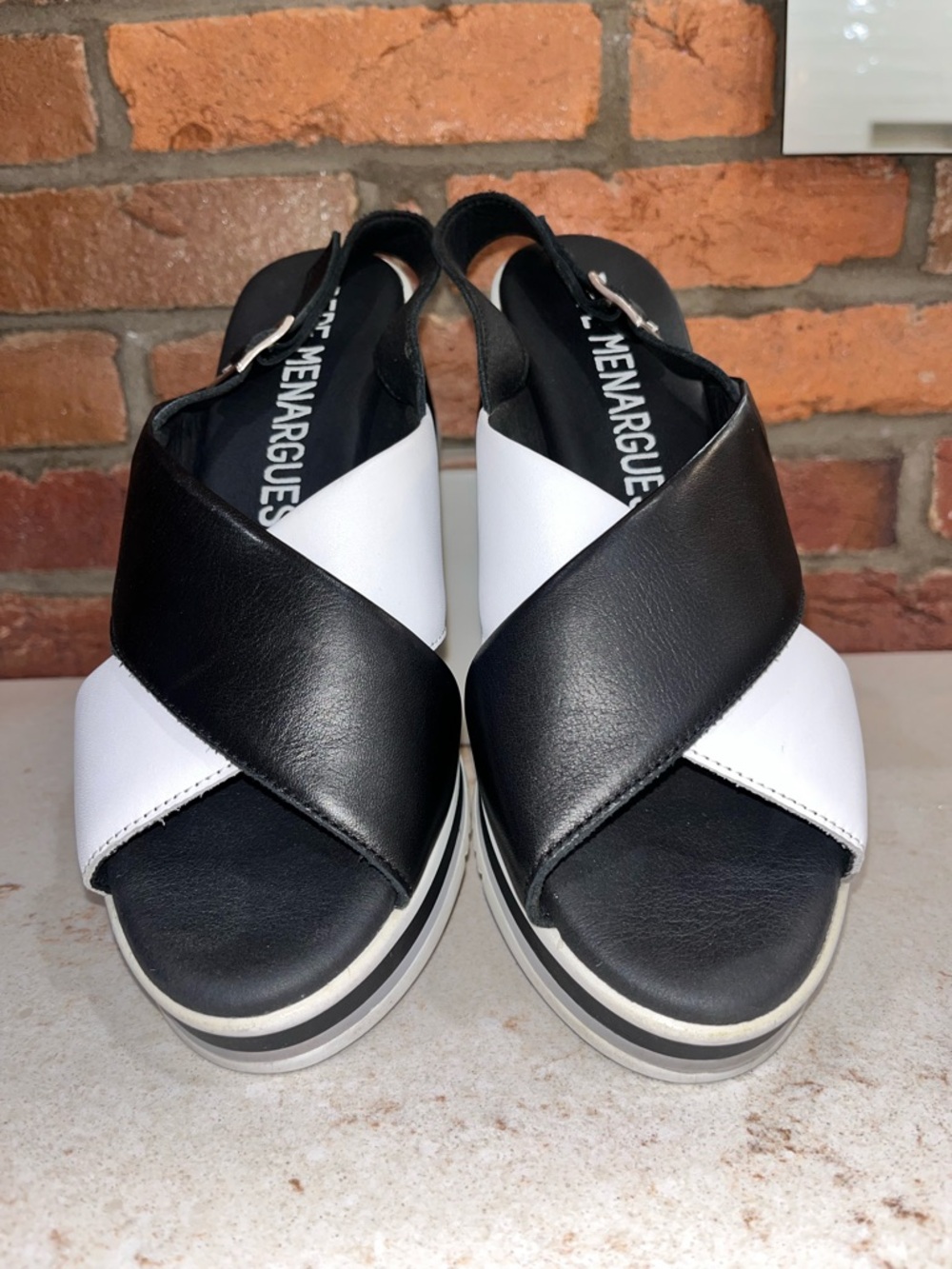 Pepe Menargues Black White Sandals Sz 40 9-9.5